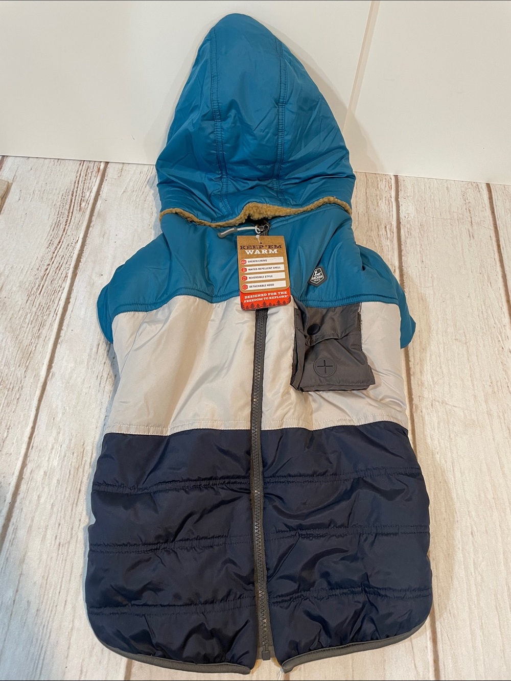 NWT Large Winter Dog Coat Blue Teal Arcadia Trail Hooded Reversible Sherpa